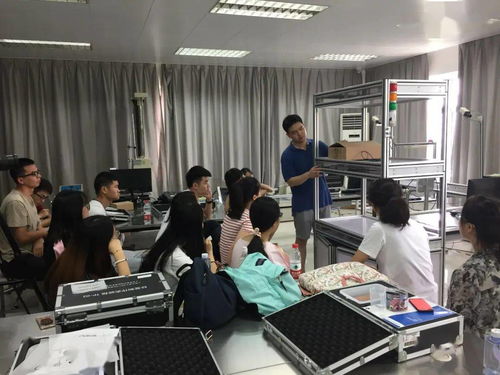 上海版專獲批開設全國首批人工智能技術服務專業(yè)，引領職業(yè)教育新篇章